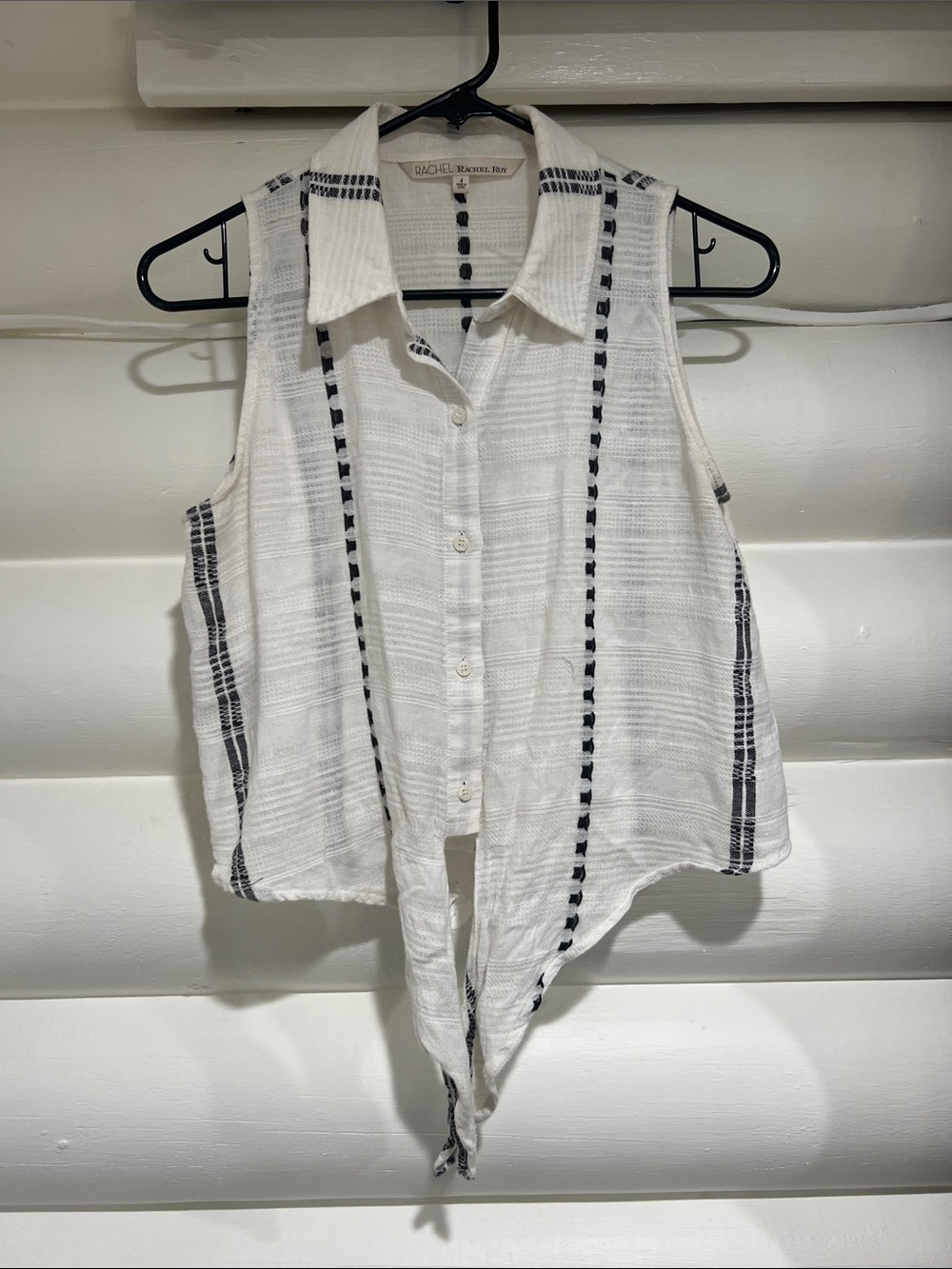 RACHEL Rachel Roy White Sleeveless Button-Down Tie-Hem Top with Black Trim